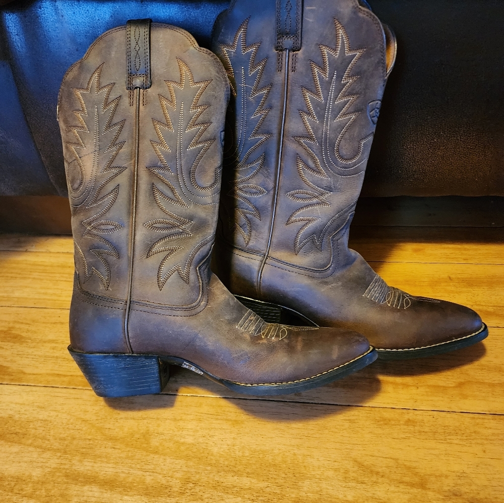 Brand new Ariat boots